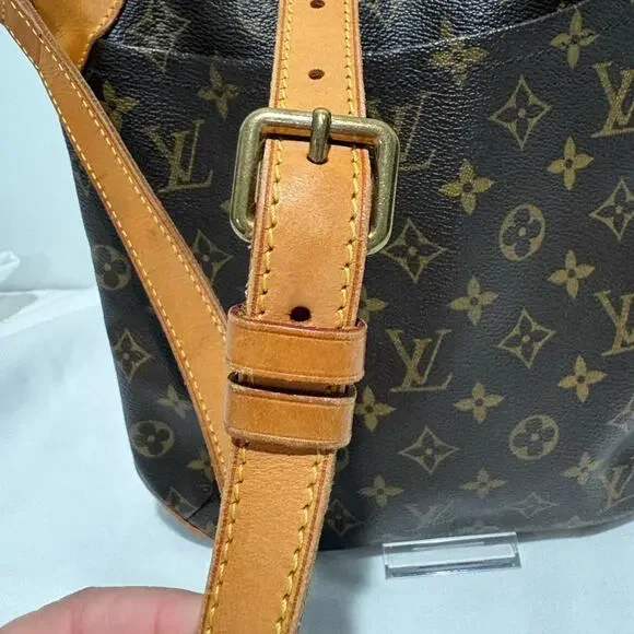 Authentic Louis Vuitton Monogram Odeon PM Crossbody with certificate - Picture 3 of 15
